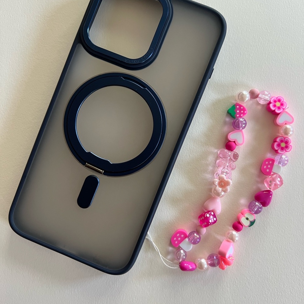 🌸🩷Pink Junk Drawer Beaded Phone Charm - Picture 2 of 3